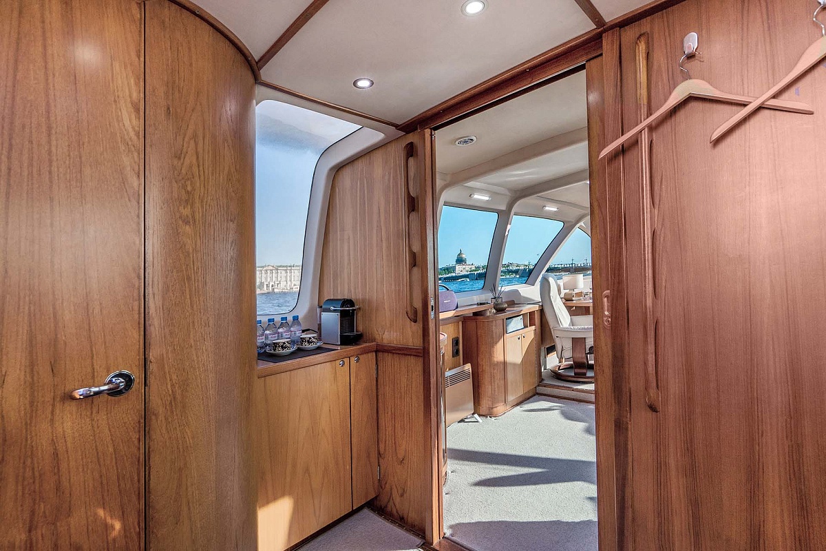 Аренда luxury tender Chudo Lodka в Санкт-Петербурге